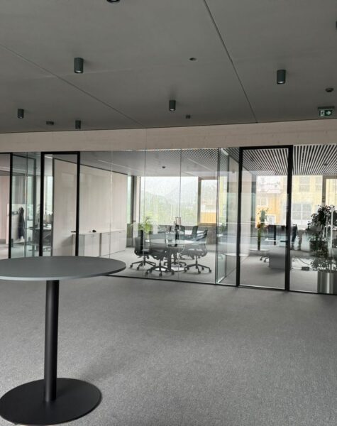Interior partition New2